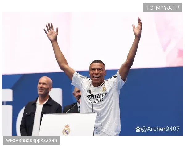 姆巴佩家冰箱里塞满能量饮料，训练完直接拿瓶喝，连水都不碰