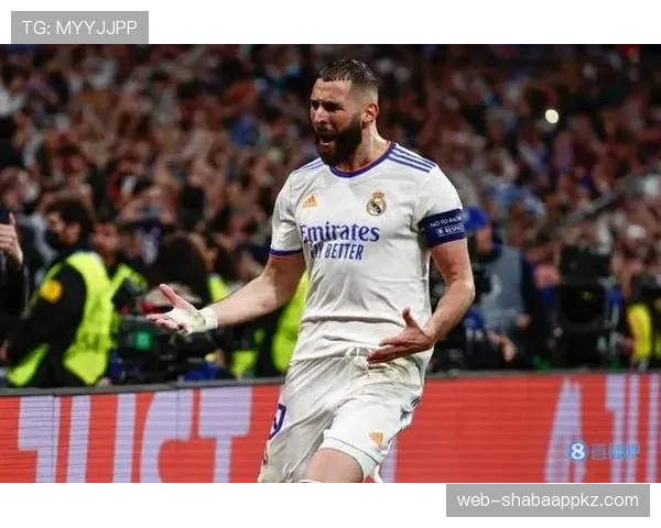 本泽马巅峰期延迟原因：中锋角色转型解析